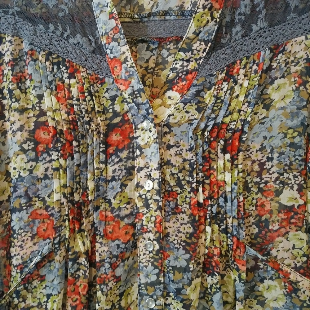 American Rag Lace Insert Blouse - Picture 4 of 5